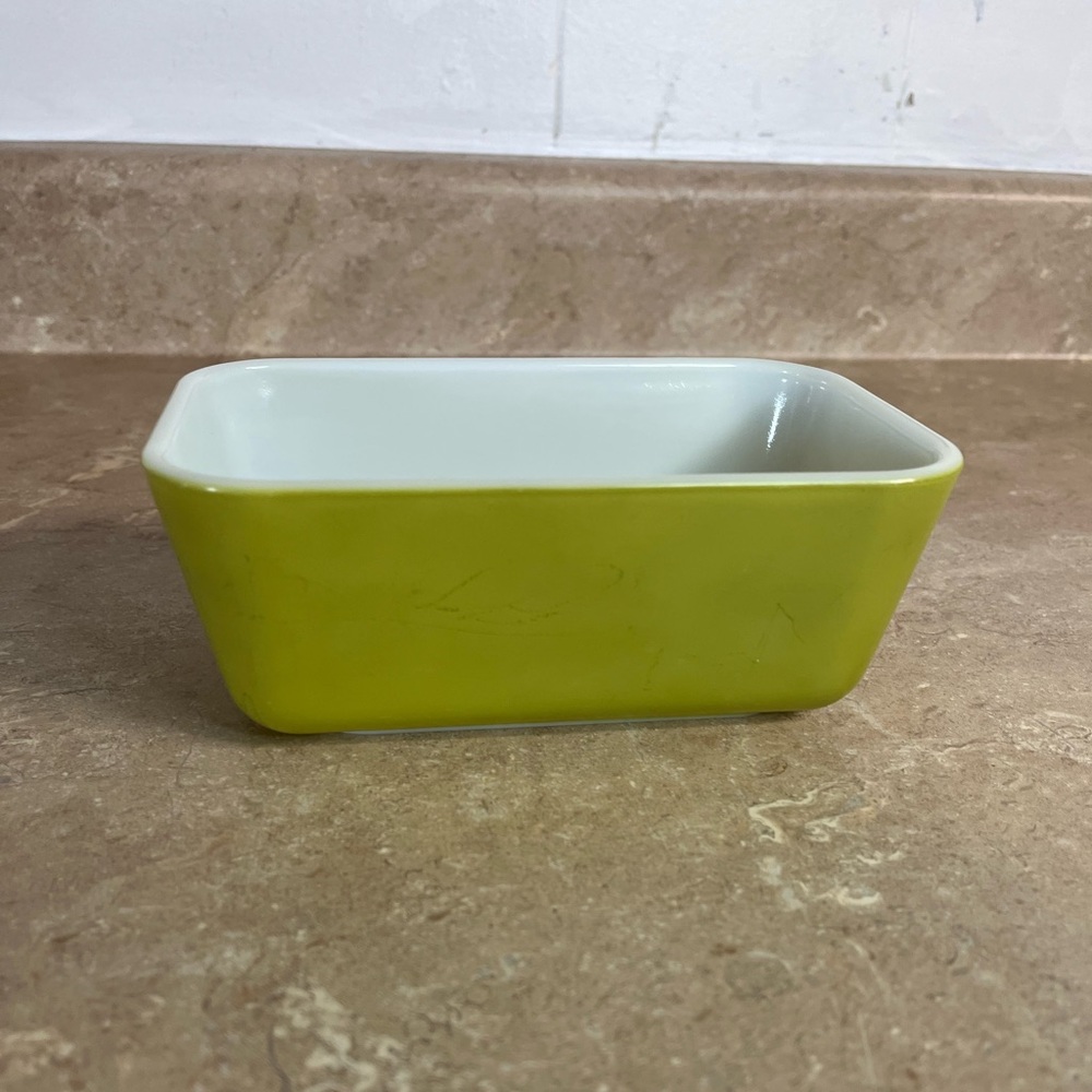 Vintage Pyrex Verde Refrigerator Dish